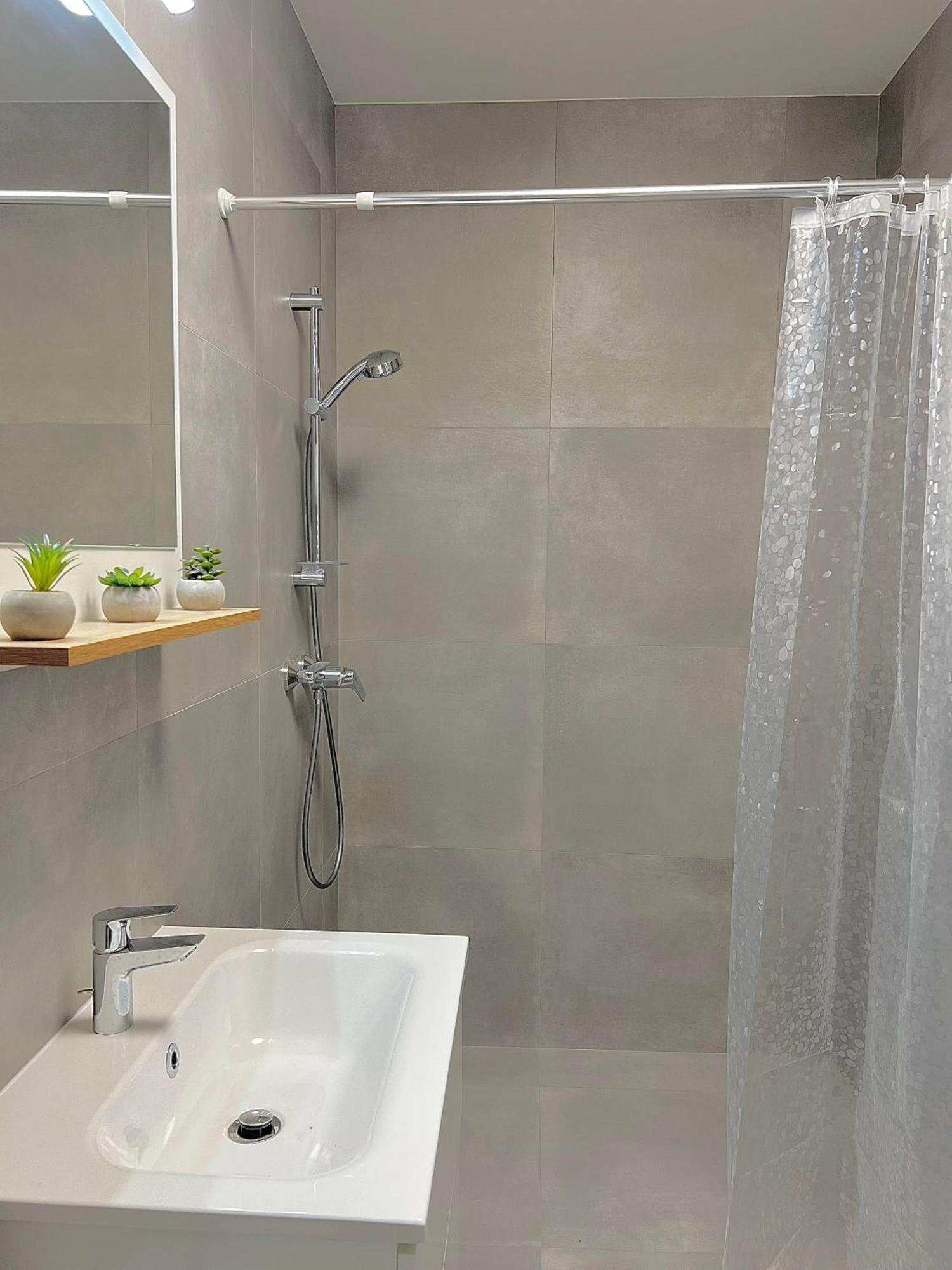 2 Moderne Apartmany 19 A 95 V Sukromi V Centre Mesta Turčianske Teplice Екстериор снимка