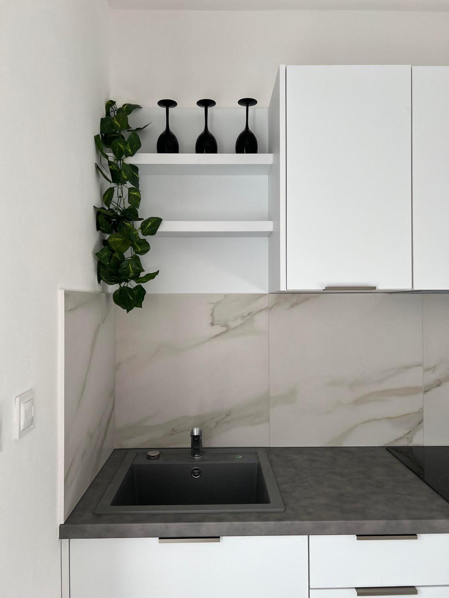 2 Moderne Apartmany 19 A 95 V Sukromi V Centre Mesta Turčianske Teplice Екстериор снимка